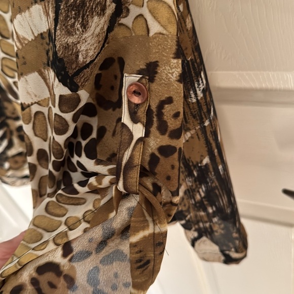 SZ 2X Susan Graver/Style Sheer Animal Print Button Down Blouse NWOT - Picture 3 of 3